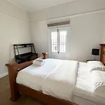 26 Gladstone Rd Highgate Hill Guest house