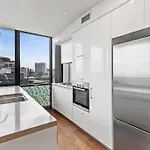 Urban Getaway With 2Br/2Bath And Amazing View!