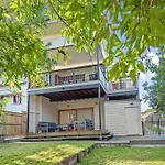 The Family Queenslander ~ Woolloongabba