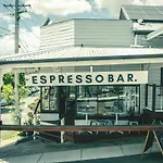 Urban Getaway Bardon Luxe 3 Bed 2 Bath And Pool