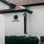 Urban Getaway Bardon Luxe 3 Bed 2 Bath And Pool