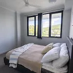 Mountain View Serenity Apartment - Central Location