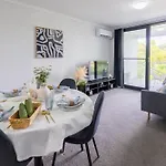 Mountain View Serenity Apartment - Central Location