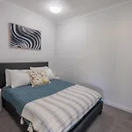 Mountain View Serenity Apartment - Central Location