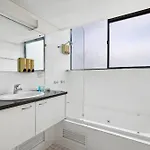 Apartment 1-bed Pad With Sweeping Views *