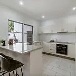 Holiday home Stunning 3-bedroom Townhouse Brisbane