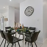 Stunning 3-Bedroom Townhouse