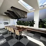 Stylish 1Br Apt W Infinite Pool In South Brisbane