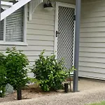 Birdsong Yeronga - Inner City Village Sanctuary