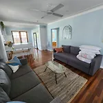 Oxley Mineral Pool & Private Suburbanstay