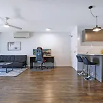 Apartment Centro At Toowong - Modern Spacious Living With Pool *