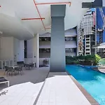 Lux Sub-Penthouse With Casino Views