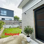 Modern 2 Bedrooms House Close To Qeii Hospital & Grifith Uni * Brisbane