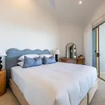 Apartment 3 Bedrooms 2 Bathrooms W Parking & Pool *