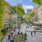 Infinity Excellence!~1Bed/1Bath/Office/1Car~Views!