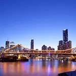 Cbd Free Parking Pool Balcony Walk To Casino