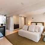 Riverside Studio Apartment With Parking