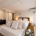 Riverside Studio Apartment With Parking