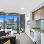 Entire Apartment With City Views And Parking