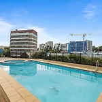 Stylish Riverside 1Bed/Studio With Rooftop Pool