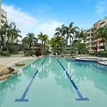 Central Coastal Studio Apartment With Pool View