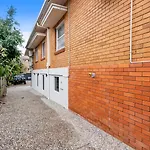 Unit In Inner Brisbane With Movie Room And Parking