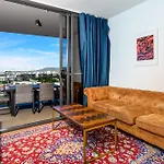 Stunning 2 Bedroom Retreat W Gym Sauna And Pool