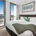 Chic Valley Unit With Parking Rooftop Pool & Bbq