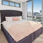 Chic Valley Unit With Parking Rooftop Pool & Bbq