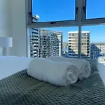 Top-floor Luxe In The Free Parking, Pool, Gym, Wifi Brisbane