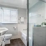 Birdcall Yeronga - Inner Couples Sanctuary