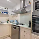 Birdcall Yeronga - Inner Couples Sanctuary Holiday home
