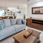 Birdcall Yeronga - Inner Couples Sanctuary Holiday home *
