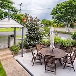 Birdcall Yeronga - Inner Couples Sanctuary Holiday home *
