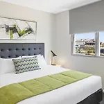 Oaks Brisbane Woolloongabba Suites