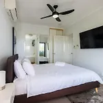 Spacious Inner City 2-Bed With Parking And Balcony