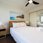 Spacious Inner City 2-bed With Parking And Balcony * Brisbane
