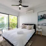 Spacious Inner City 2-bed With Parking And Balcony Apartment *