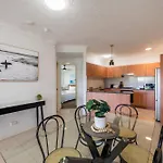 Spacious Inner City 2-bed With Parking And Balcony * Brisbane