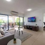 Spacious Inner City 2-bed With Parking And Balcony Apartment *