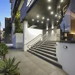Sleek City Apartment With Parking And Balcony