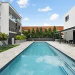 Indigo On Oxford Street - Riverside Two Bedroom Apartment