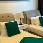 Prime Location South Brisbane Retreat