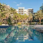 Retro Chic Vibes, Tropical Pool & Prime Location