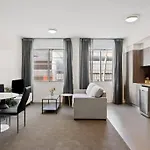 The Capitol Apartment - Prime Location Studio With Pool & Parking