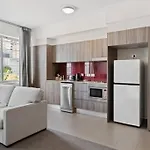 The Capitol Apartment - Prime Location Studio With Pool & Parking