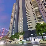 Superb 2Bed 2Bath 1Car Views Cbd