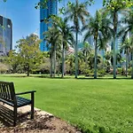 Superb 2bed 2bath 1car Views Cbd