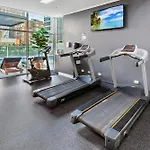 Spacious 2-Bed Apartment With Pool Close To Cbd