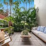 The Street Gallery Apartment